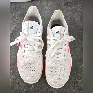 Adidas Bounce womans 7.